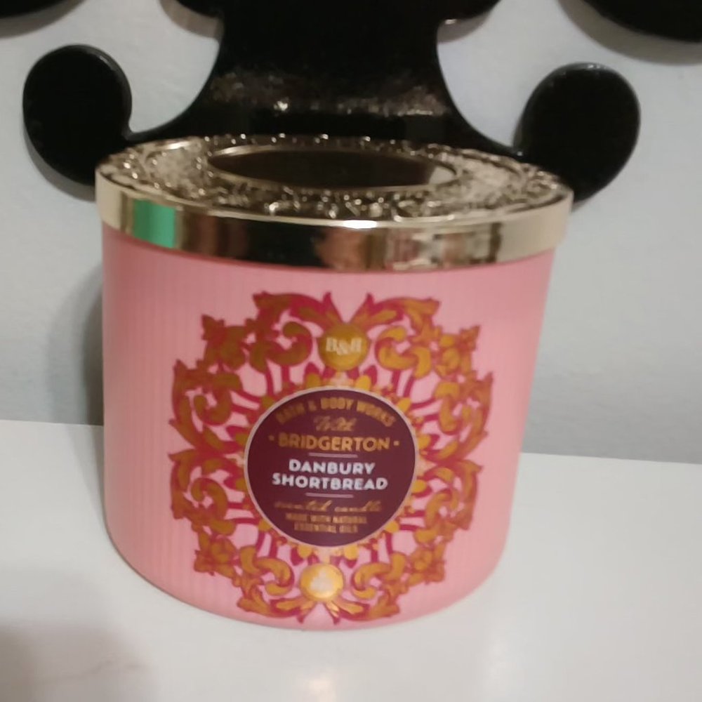 Bath and body Works BRIDGERTON Limited Collection. 3Wick Candles - Picture 12 of 12